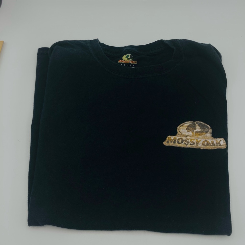 Mossy Oaks t shirt size medium